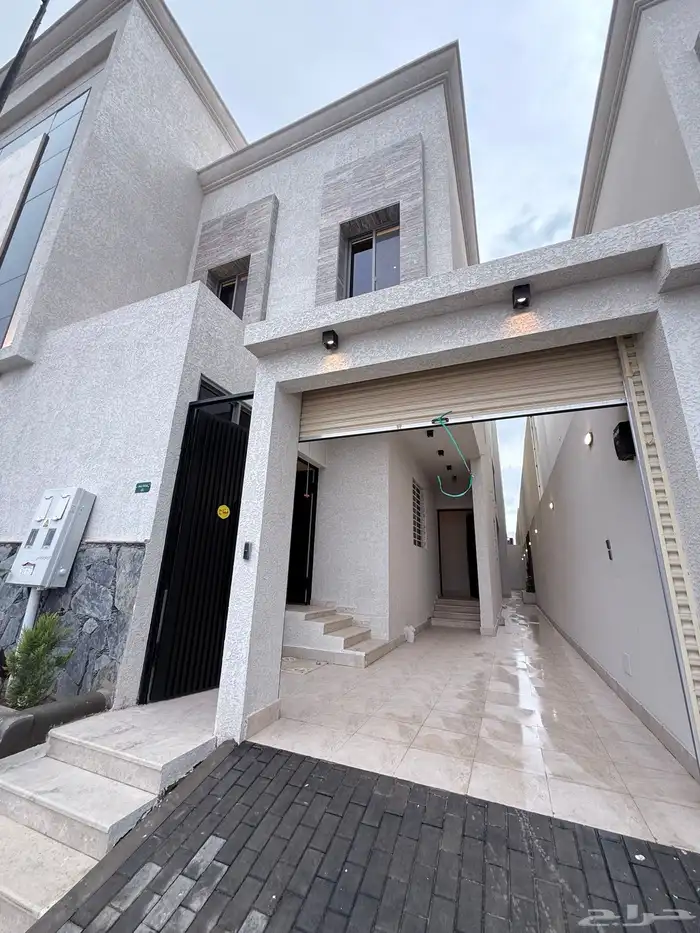 لللبيع ادوار ارضيه حي المصييف 6 غرف وغرفه حارس بسعر 550الف 0