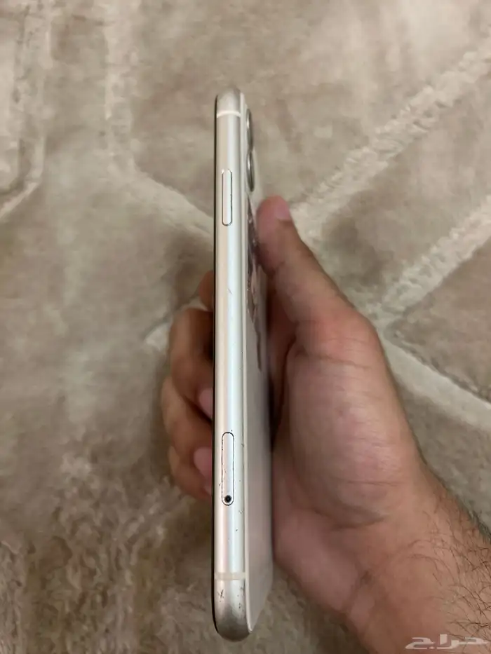 ايفون 11 العادي 1