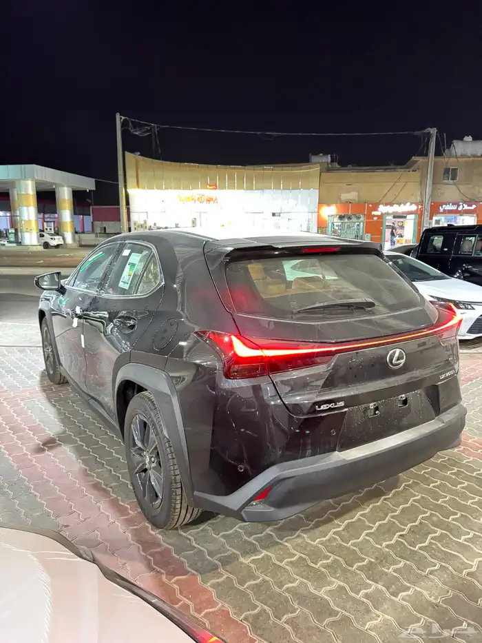 لكزس UX300 فئة AH هايبرد 2024 3