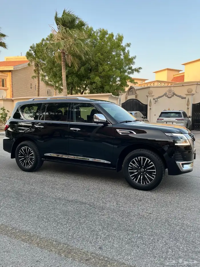 للبيع نيسان باترول بلاتينيوم 2024 V6 10