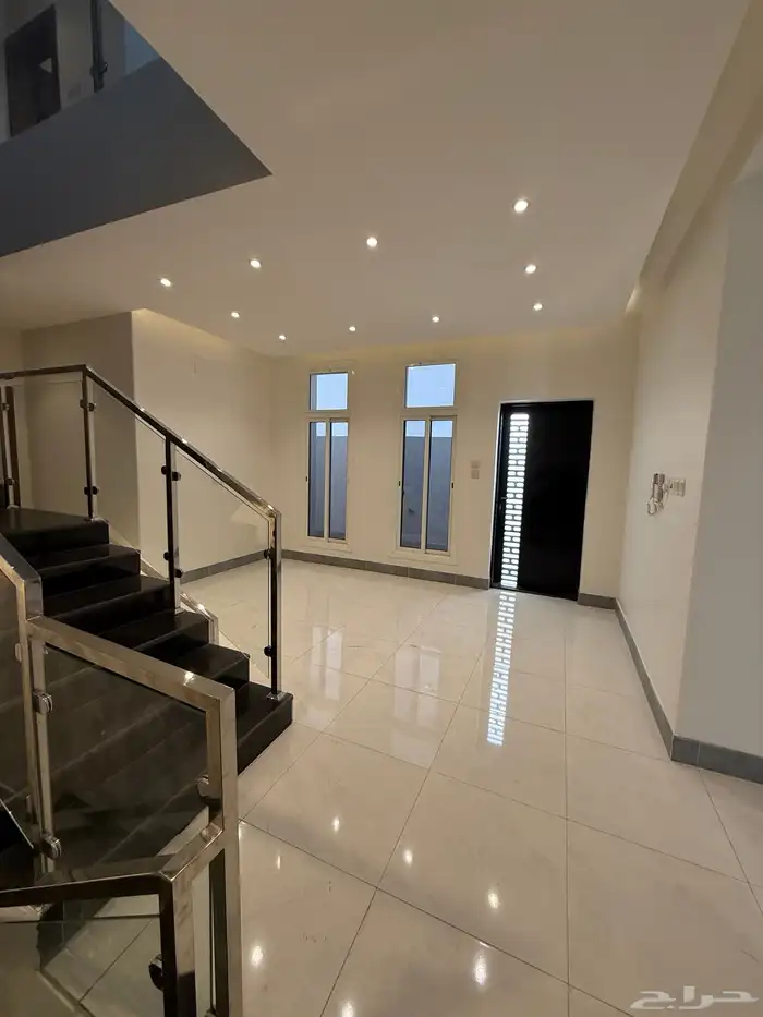 للبيع فلل دورين وملحق vipالإسكان بن بطي طريق ابها الخميس 13