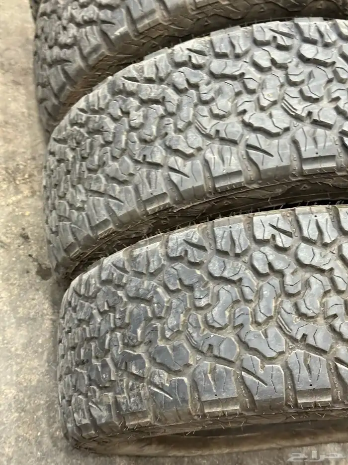 كفرات حجريه شبه جديد نظيفه مقاس 18-65-285 12