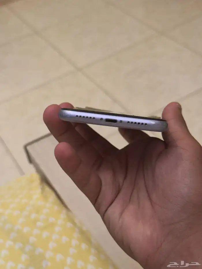 للبيع جوال آيفون 11 5
