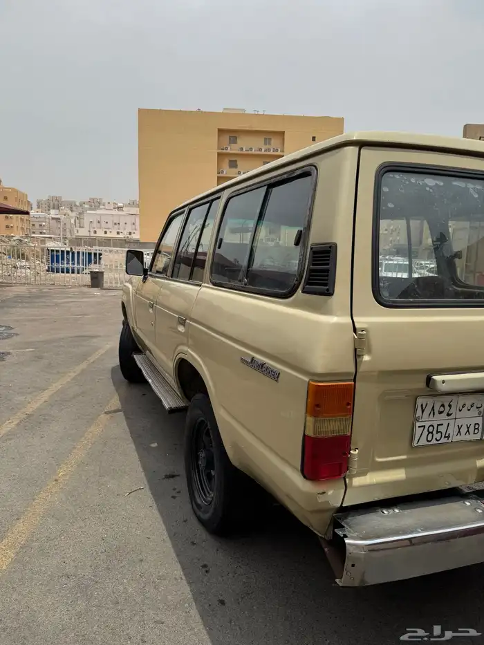 صالون 86 جيب لاندكروزر 4