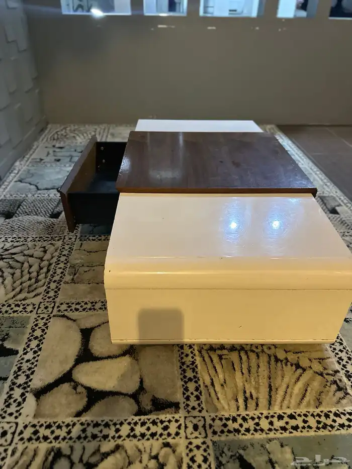 طاوله خدمه مع مفرش بيع ب 350 نظيف 2