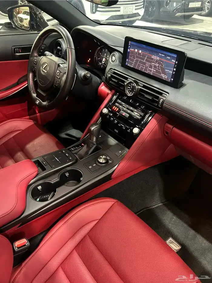 لكزس is350 F 2024 سبورت شبه جديد ( الوكيل عبداللطيف جميل ) 9
