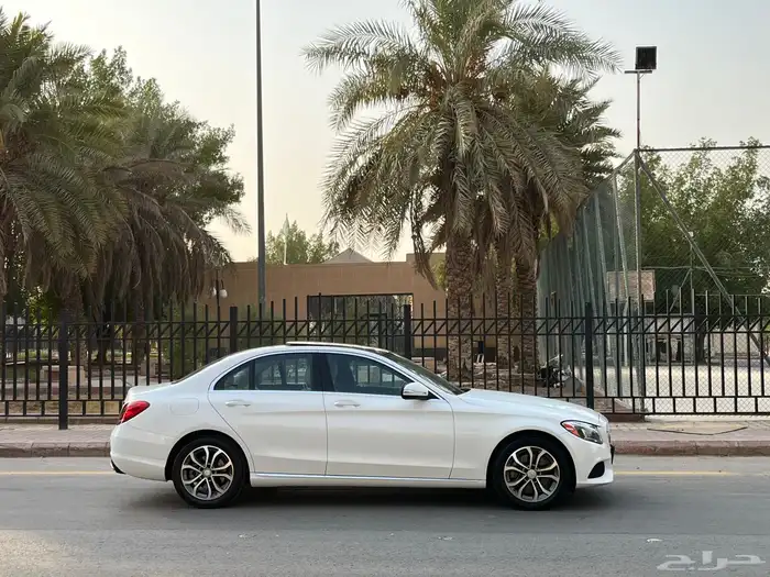 مرسيدس C300 ( بحالة الوكالة 2015 ) 42