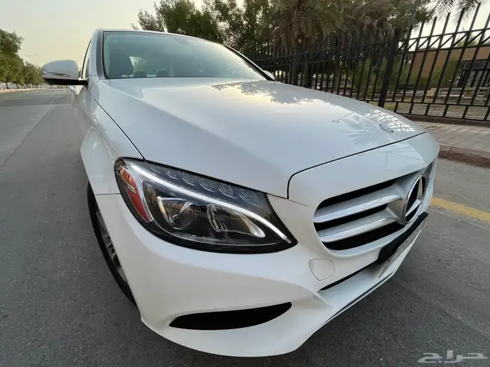 مرسيدس C300 ( بحالة الوكالة 2015 ) 33