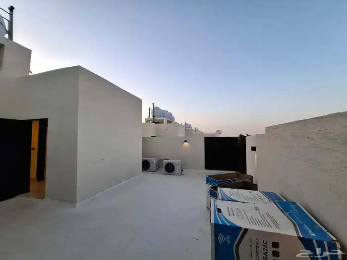 للبيع تاون هاوس جديد مساحة 300 م 22