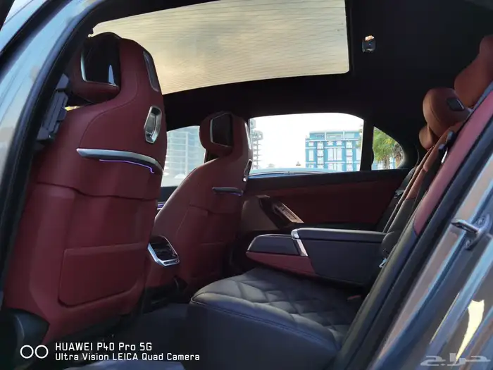 BMW 740 لون مميز داخلي وخارجي 1
