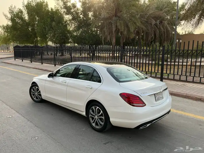 مرسيدس C300 ( بحالة الوكالة 2015 ) 21