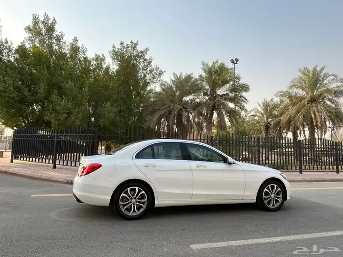 مرسيدس C300 ( بحالة الوكالة 2015 ) 57