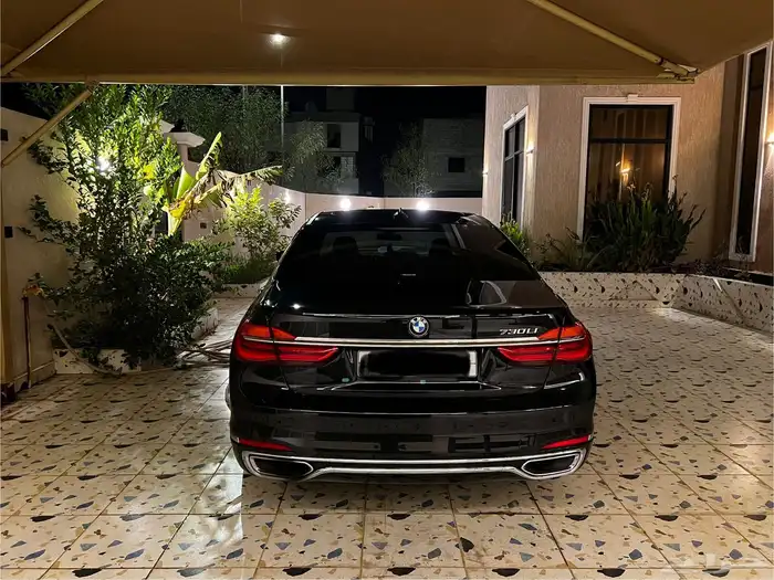 BMW Li730 2017 1