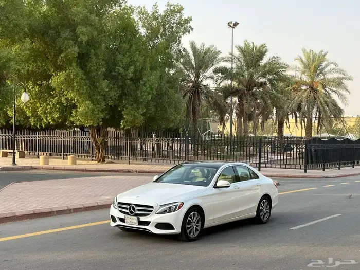 مرسيدس C300 ( بحالة الوكالة 2015 ) 2