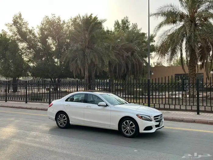 مرسيدس C300 ( بحالة الوكالة 2015 ) 48