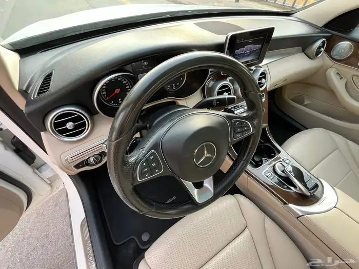 مرسيدس C300 ( بحالة الوكالة 2015 ) 60