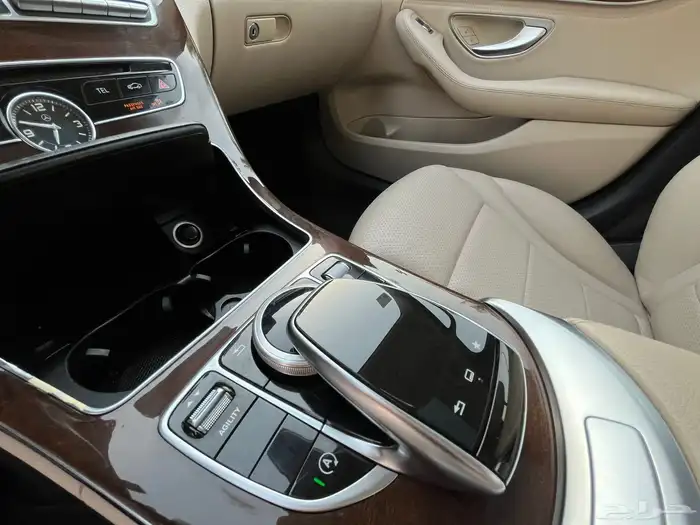 مرسيدس C300 ( بحالة الوكالة 2015 ) 70