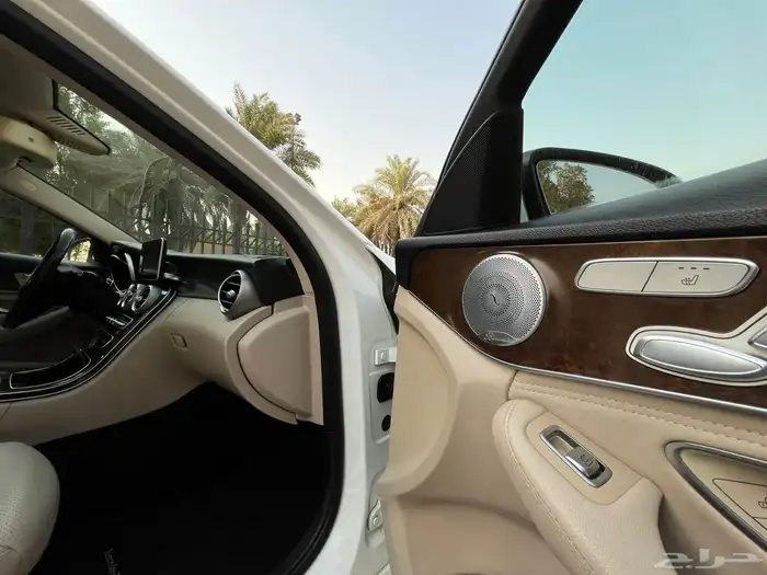 مرسيدس C300 ( بحالة الوكالة 2015 ) 71
