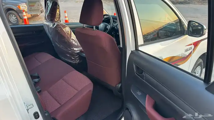 هايلوكس غمارتين 2025 بنزين ( بدون دبل ) قير أتوماتيك بريمي 10