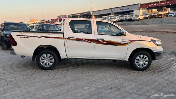 هايلوكس غمارتين 2025 بنزين ( بدون دبل ) قير أتوماتيك بريمي 3