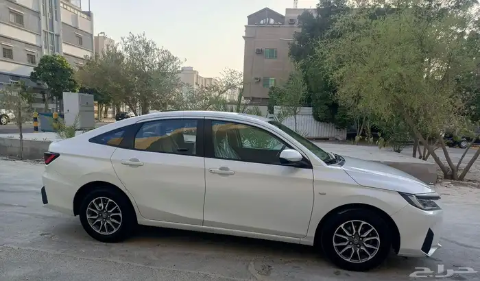 تويوتا يارس 2023 10