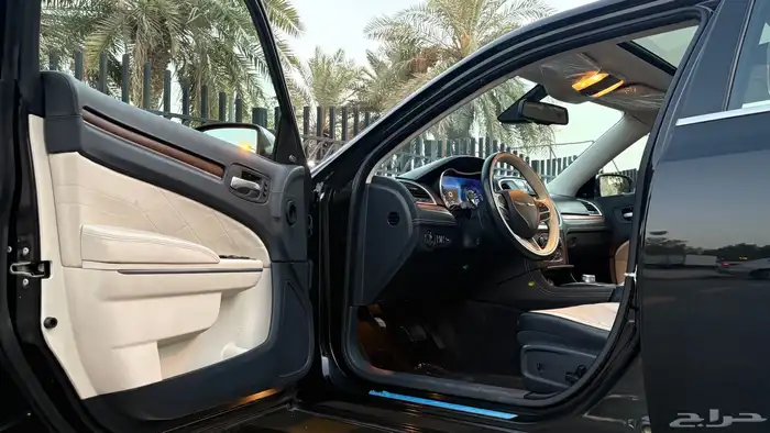 كرايسلر C300 2020 ( لكجوري   ممشى قليل ) 16