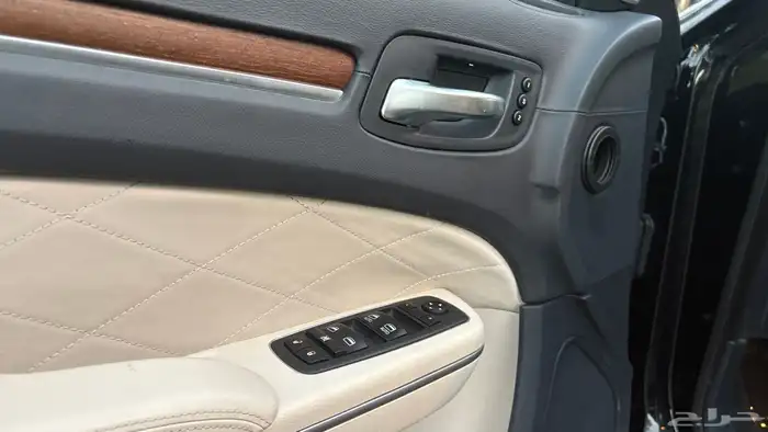 كرايسلر C300 2020 ( لكجوري   ممشى قليل ) 17