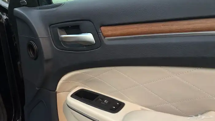 كرايسلر C300 2020 ( لكجوري   ممشى قليل ) 40