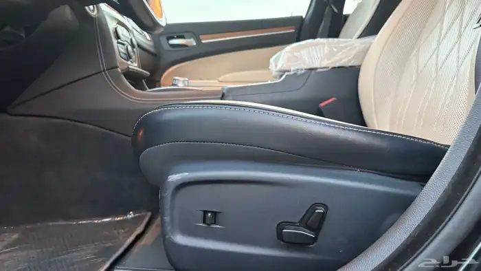 كرايسلر C300 2020 ( لكجوري   ممشى قليل ) 20