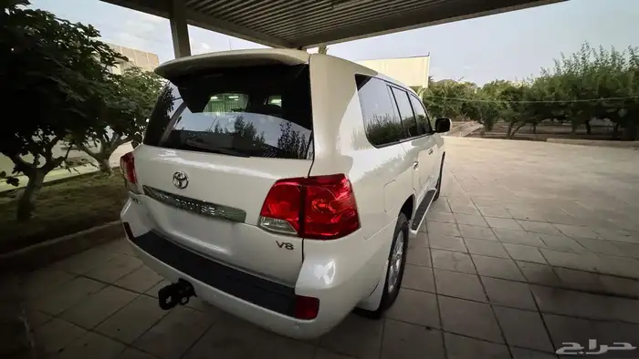 لاندكروزر 2014 GXR V8 فل كامل 6