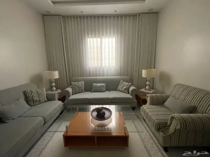 طاولات زجاج للبيع 0