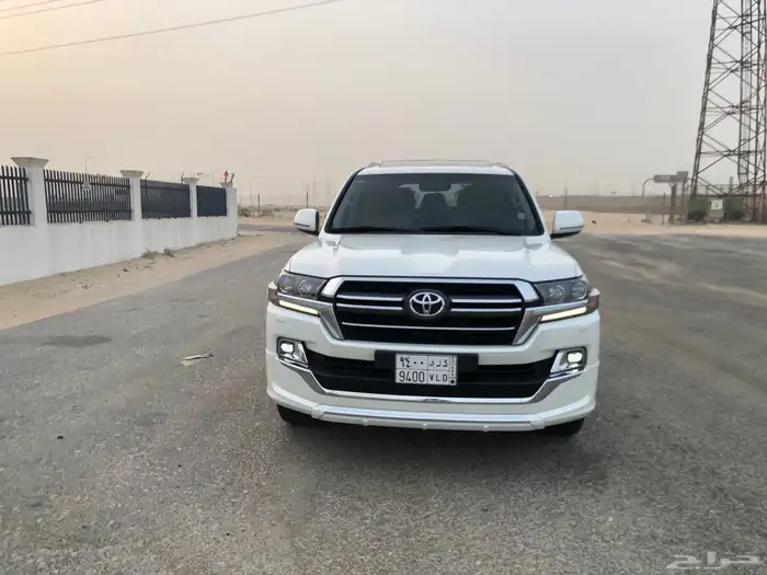 لاندكروزر GXR قراند تورنق 2020 فل بريمي ممشي 63 الفkm 28