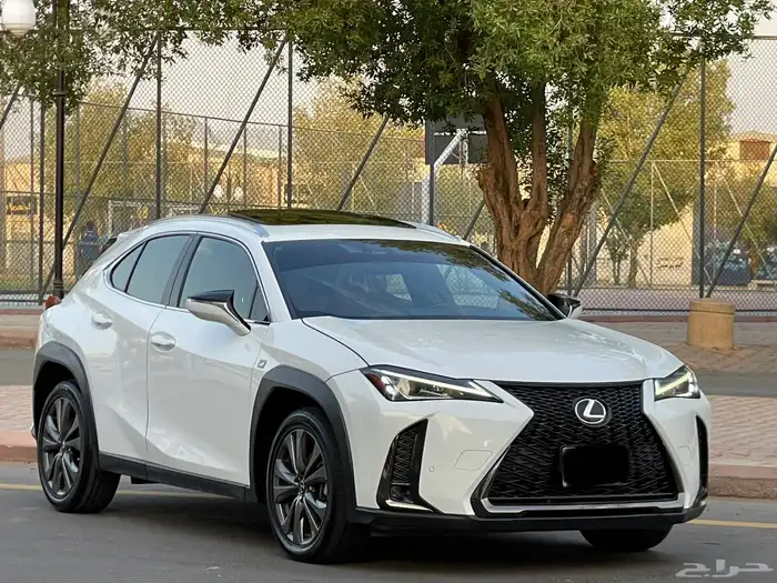 لكزس-UX200-2020-FSport 3