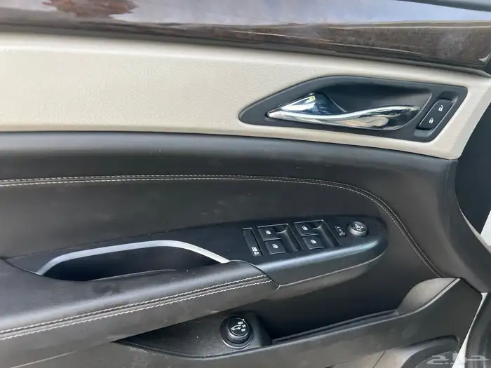 كاديلاك 2013 XT4 فل 11