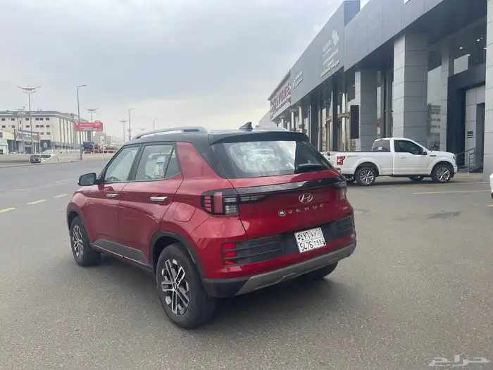 هيونداي فينو بريميوم 2023 شبه الاصفار 3