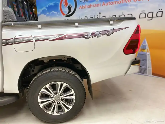 هايلكس بنزين دبل S-GLX 2025 4