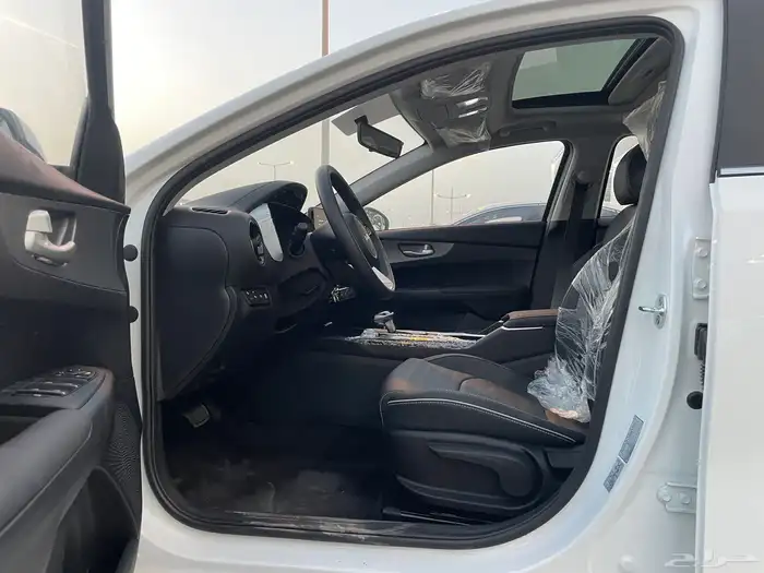 كيا سيراتو2024 K3فل كامل فتحه سقف وارد الصين (بنزين)1.6L 8