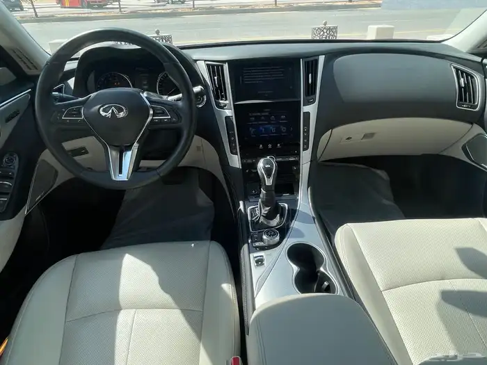 للبيع انفنتي Q50 2023 ماشي قليل 10