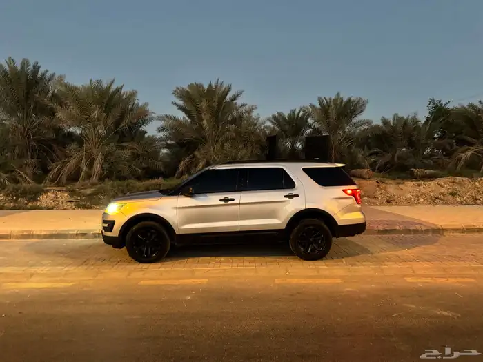 فورد اكسبلورر فضي دبل 2016 ستاندرد 6