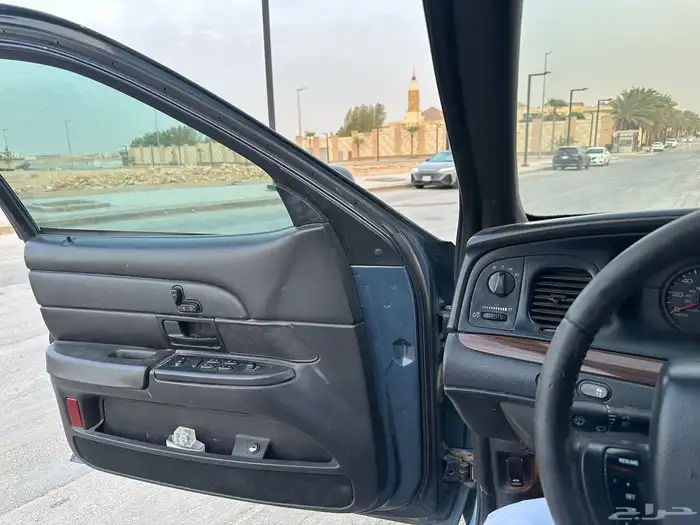كراون فكتوريا 3