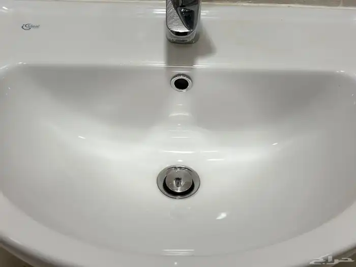 للبيع 3 مغاسل جدارية سيراميك ماركة Ideal Standard 1