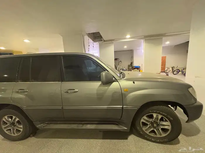 لكزس LX470 موديل 2001 5