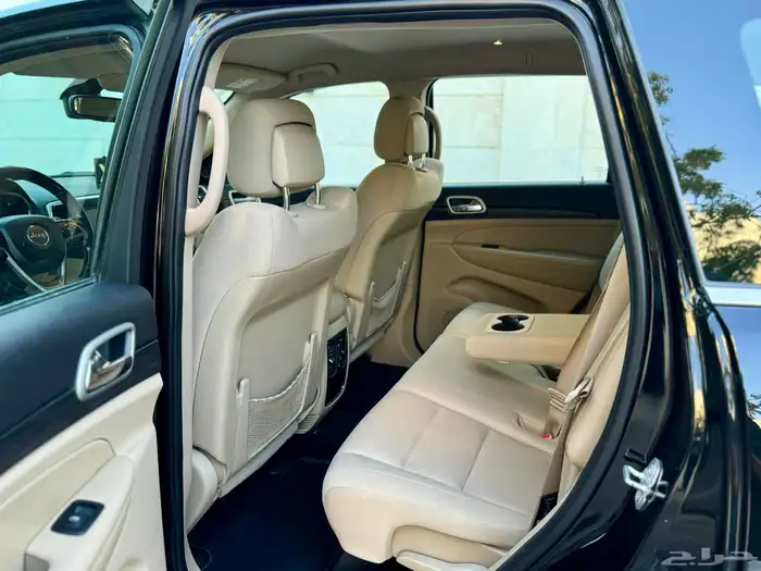 جراند شيروكي 2020 قمة النظافة V6 17