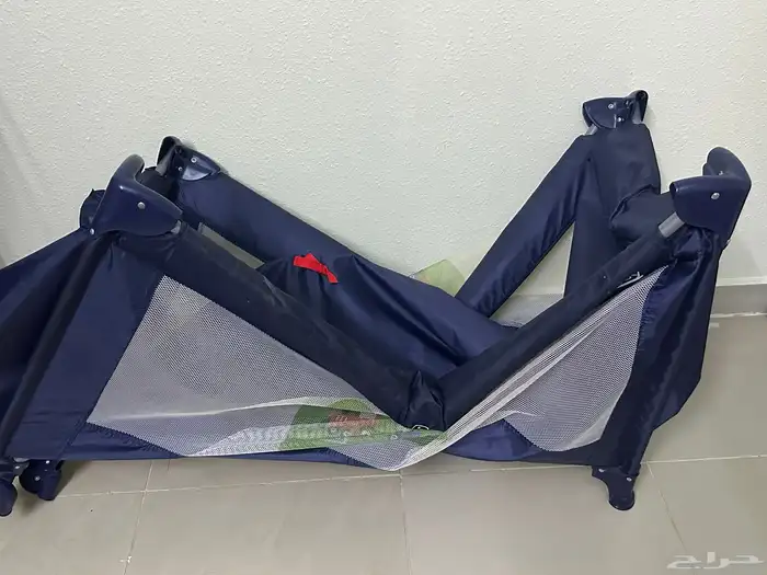 سرير اطفال قابل للغلق بالكرتونه 2