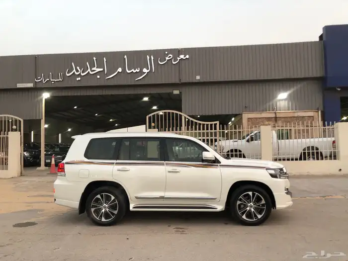 لاندكروزر GXR قراند تورنق 2020 فل بريمي ممشي 63 الفkm 34