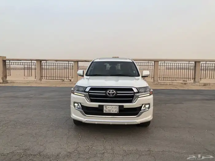 لاندكروزر GXR قراند تورنق 2020 فل بريمي ممشي 63 الفkm 6