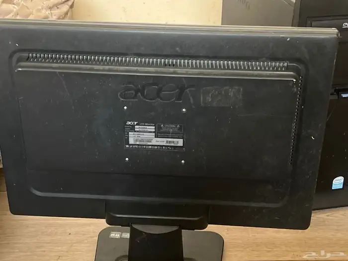 كمبيوتر مكتبي IBM ThinkCentre وشاشة Acer للبيع - بدون أسلاك 4
