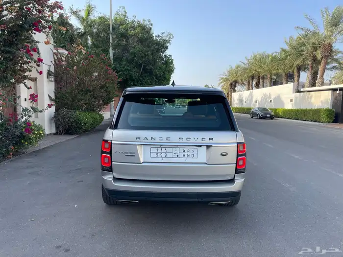رنج روفر فوج SE V8 2018 ناغي ( بحالة الوكالة ) 5