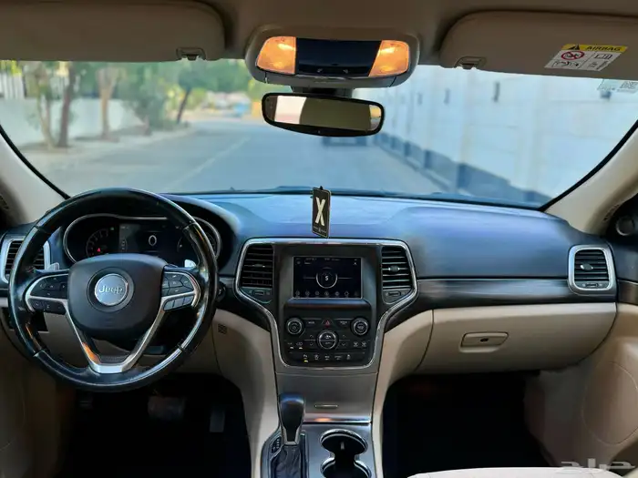 جراند شيروكي 2020 قمة النظافة V6 12