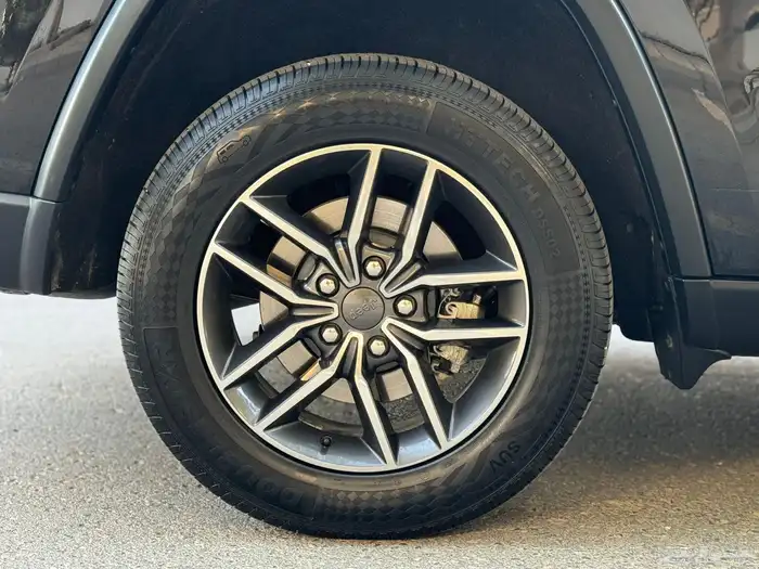جراند شيروكي 2020 قمة النظافة V6 5
